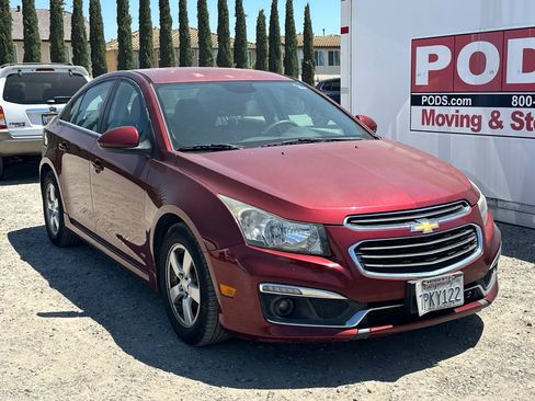 Used 2016 Chevrolet Cruze LT FWD image 2