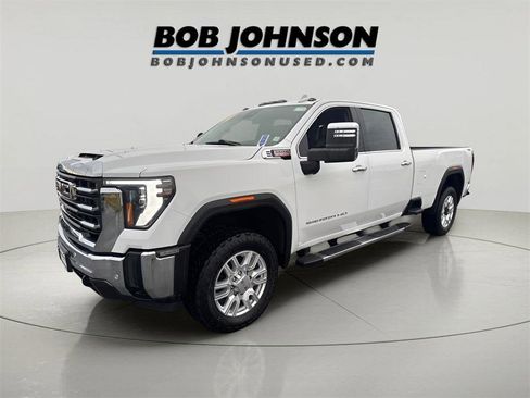 Used 2024 GMC Sierra 3500 SLT w/ SLT Premium Package image 3