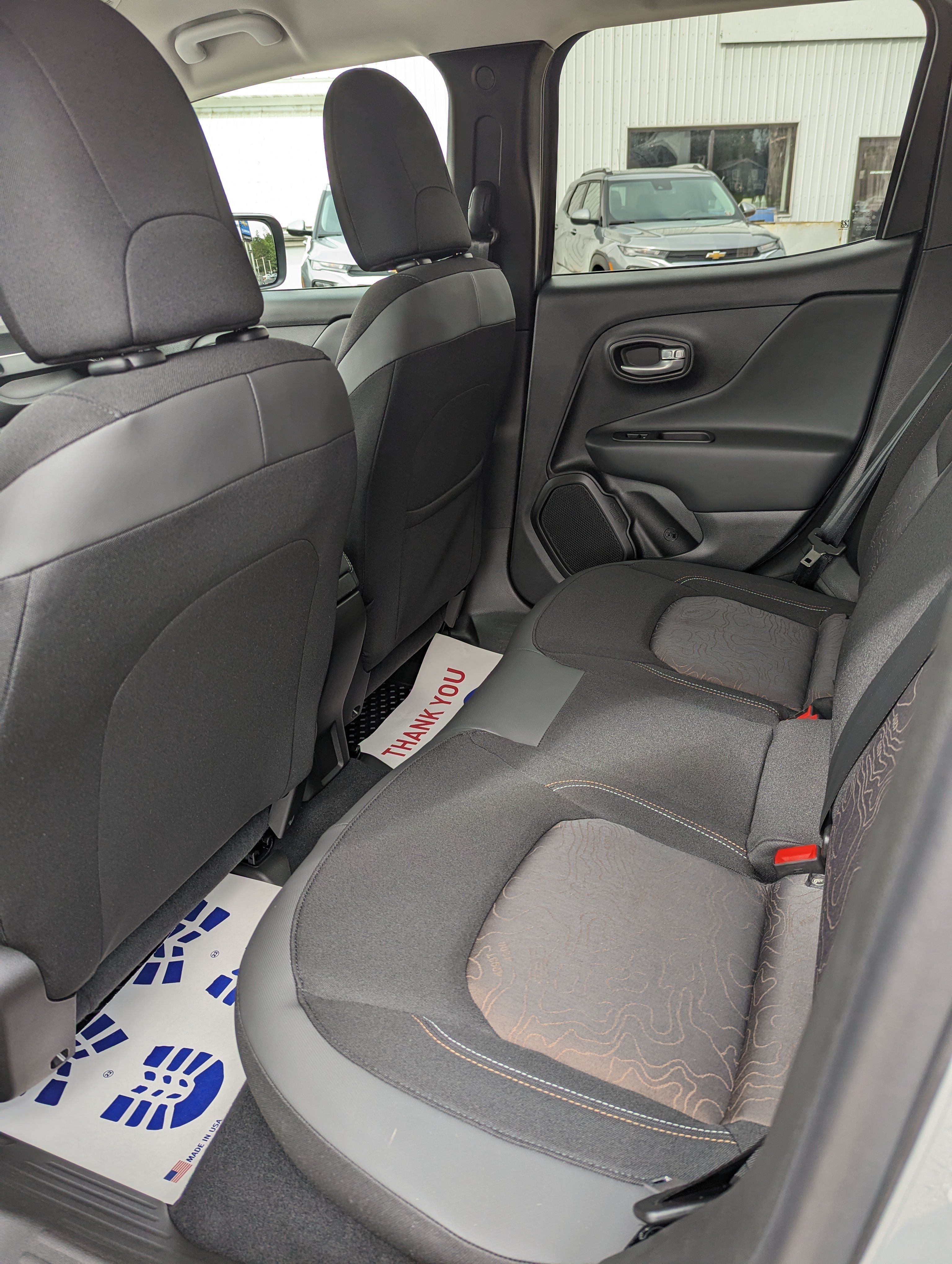 Used 2023 Jeep Renegade Latitude AWD/4WD image 11