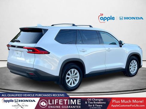 Used 2025 Toyota Grand Highlander AWD image 5