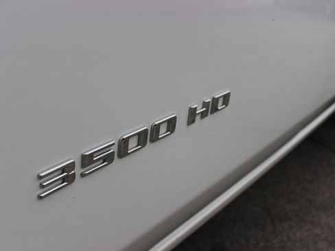 Used 2023 Chevrolet Silverado 3500 LT image 2