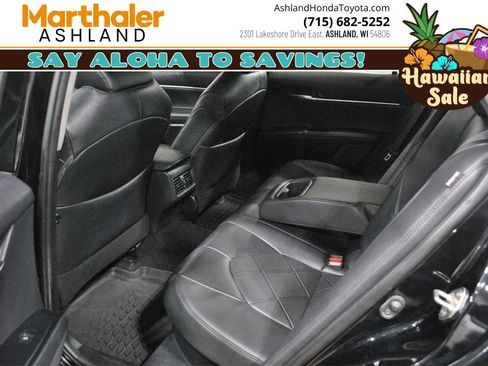 Used 2018 Toyota Camry XLE image 9