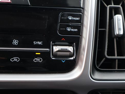 Used 2023 Kia Sorento EX image 31