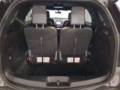 Used 2019 Ford Explorer XLT w/ XLT Sport Appearance Package AWD/4WD image 12