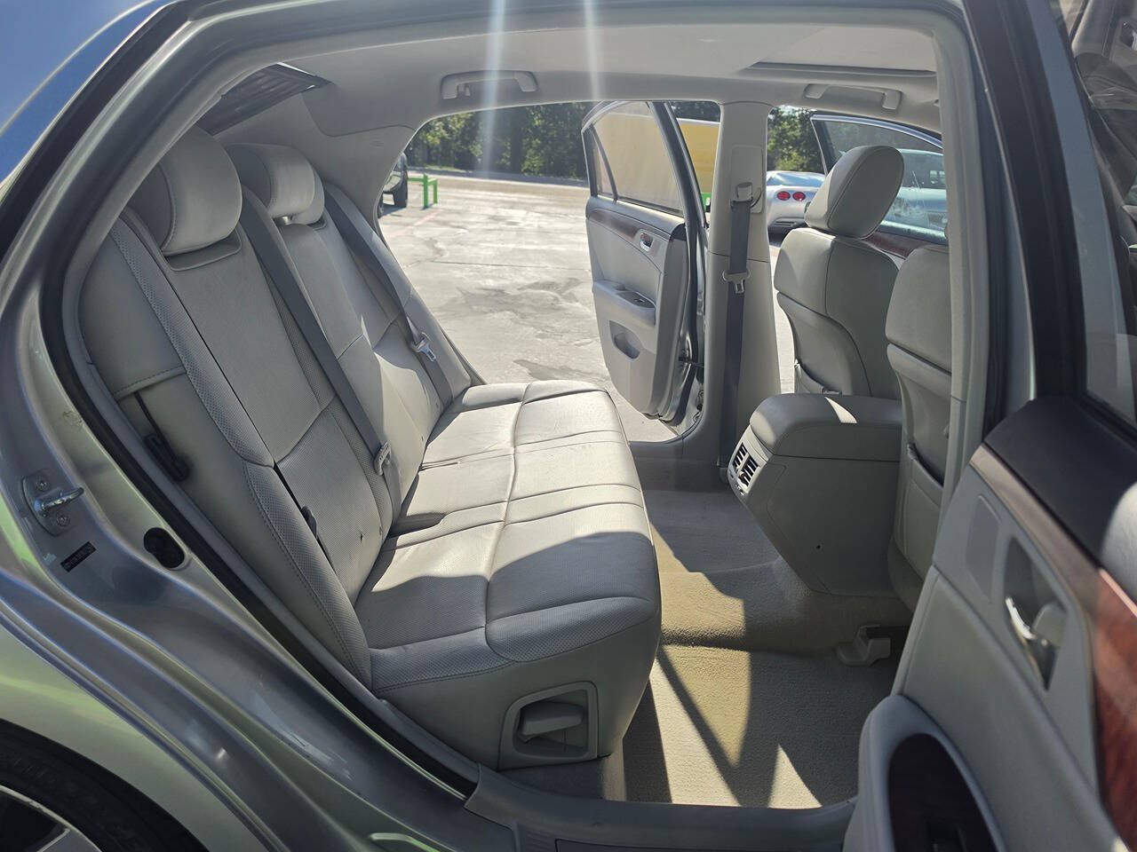 Used 2011 Toyota Avalon Limited FWD image 27