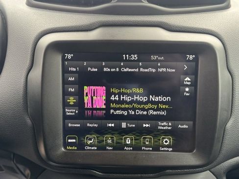 Used 2022 Jeep Renegade Altitude image 16