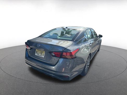 Used 2025 Nissan Altima 2.5 SV FWD image 8