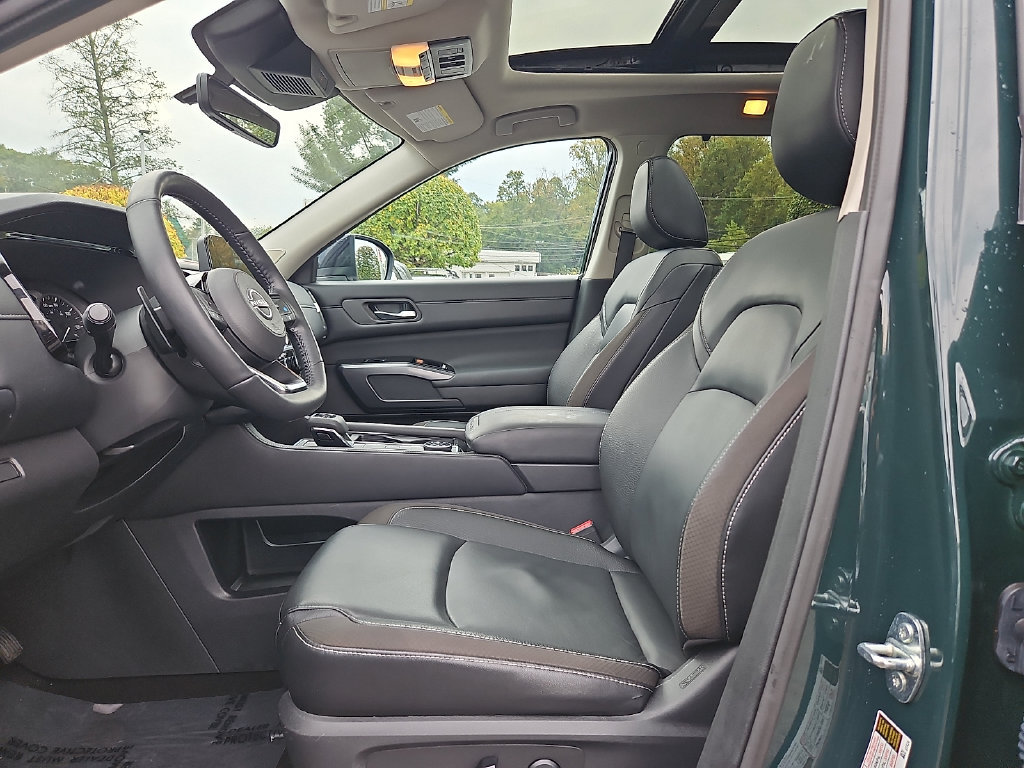 Used 2024 Nissan Pathfinder SL w/ SL Premium Package AWD/4WD image 15