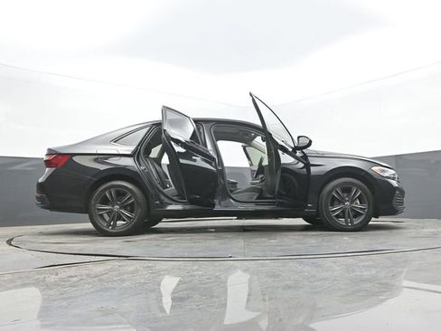 Used 2022 Volkswagen Jetta SE image 70