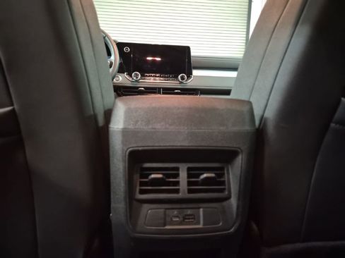 Used 2024 Chevrolet Colorado LT w/ LT Convenience Package III image 19