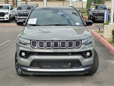 Used 2023 Jeep Compass Limited image 3