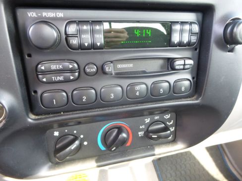 Used 1998 Ford Ranger XLT image 32