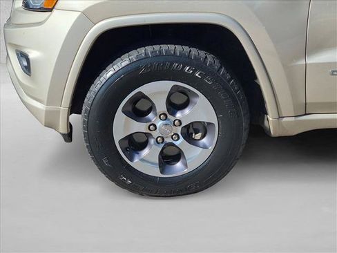 Used 2015 Jeep Grand Cherokee Overland w/ Advanced Technology Group AWD/4WD image 12