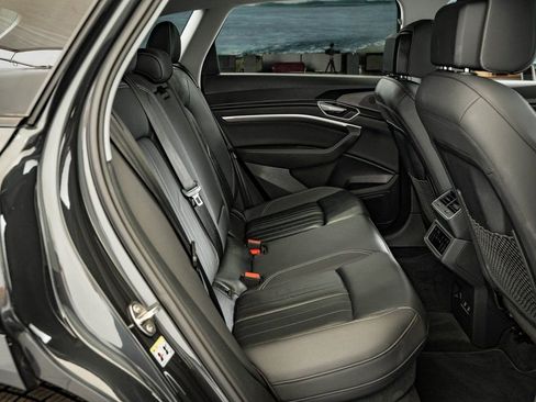 Used 2021 Audi e-tron Premium w/ Convenience Plus Package image 42