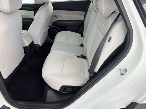 Used 2025 Hyundai Tucson SE FWD image 22