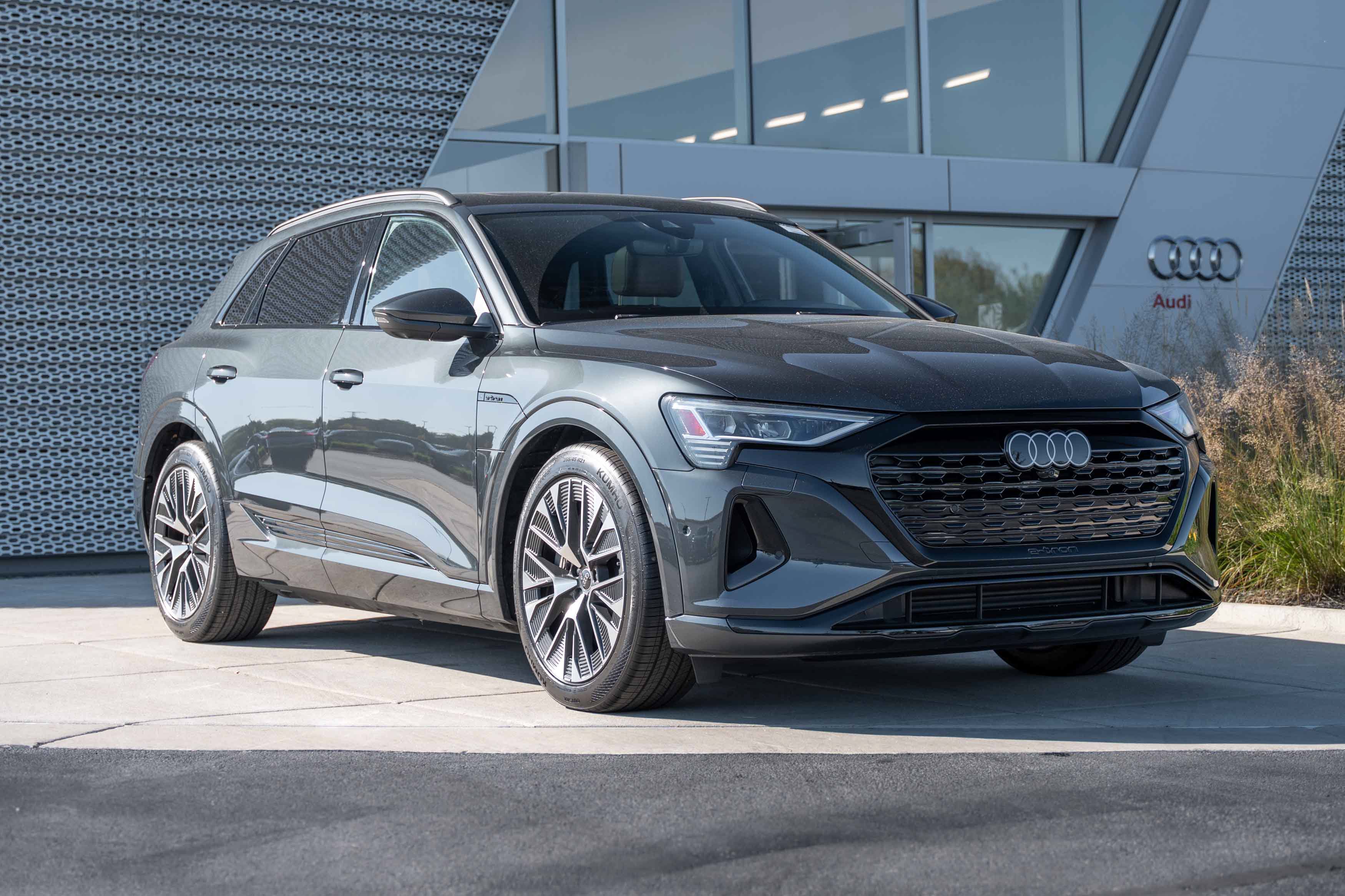 Certified 2024 Audi Q8 e-tron Premium Plus AWD/4WD image 1