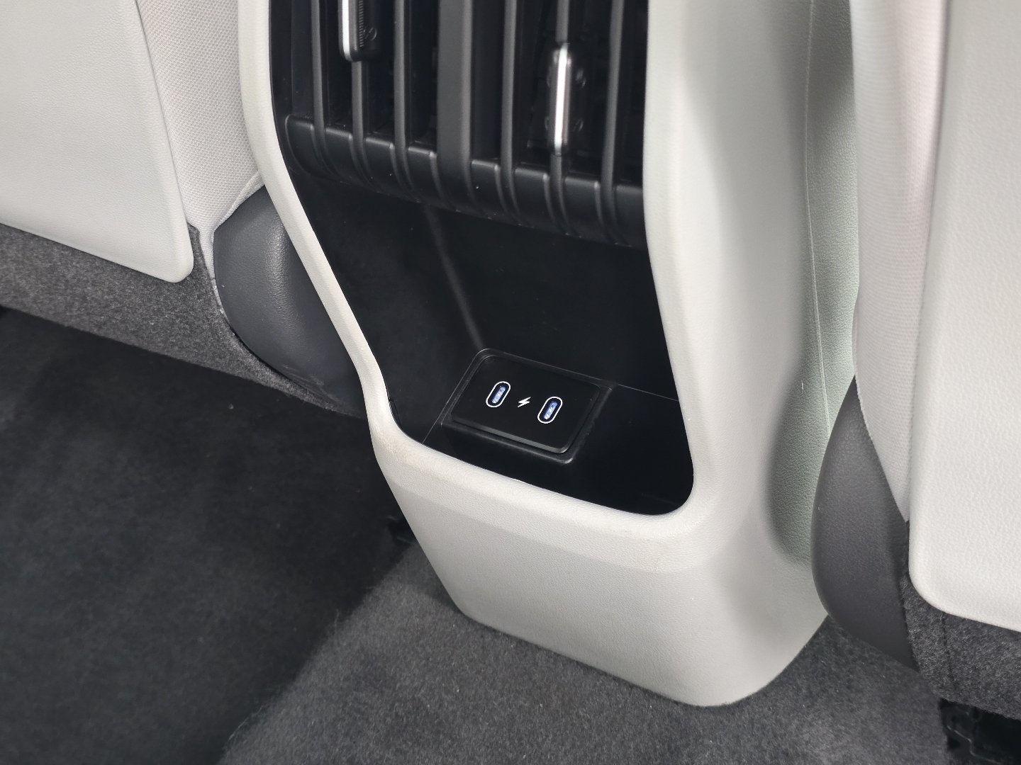 Used 2024 Hyundai Kona SEL FWD image 25