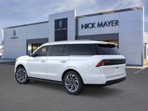 New 2026 Lincoln Navigator Premiere AWD/4WD image 4