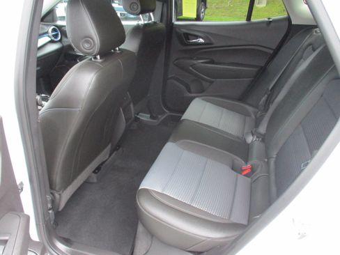 Used 2025 Chevrolet Trax LT w/ Driver Confidence Package FWD image 12
