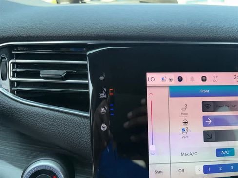 Used 2023 Jeep Wagoneer Series III w/ Preferred Equipment Group image 23