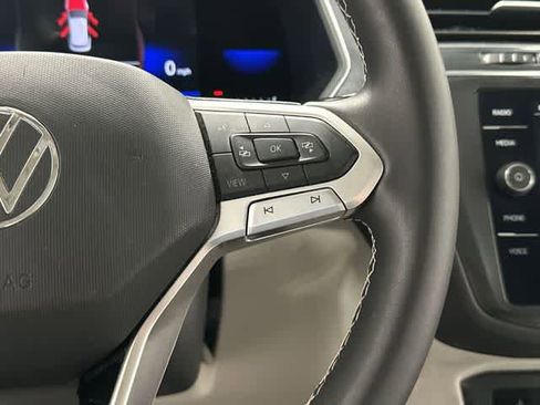 Certified 2022 Volkswagen Tiguan SE w/ Panoramic Sunroof Package image 10