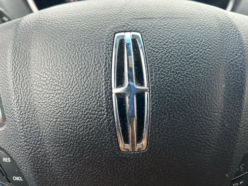 Used 2016 Lincoln MKX Select image 19