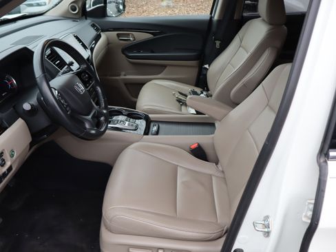 Used 2019 Honda Pilot Touring image 17