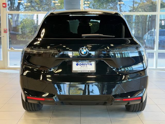 Used 2024 BMW iX xDrive50 w/ Premium Package AWD/4WD image 14