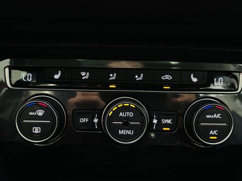 Used 2019 Volkswagen Tiguan SE w/ Panoramic Sunroof Package FWD image 50