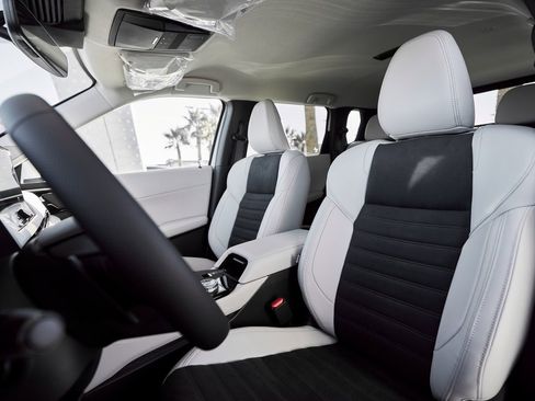 New 2025 Mitsubishi Outlander SE image 30