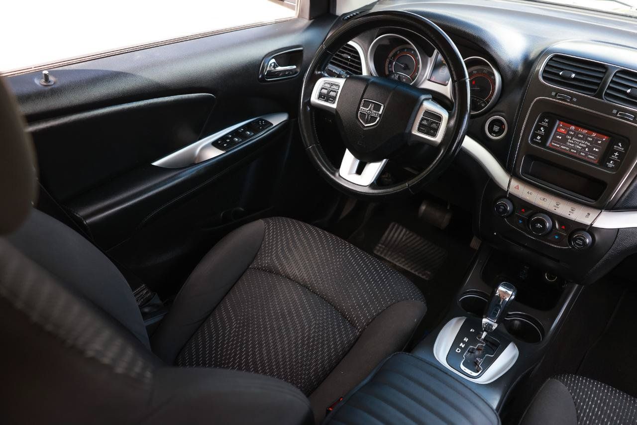 Used 2018 Dodge Journey SE w/ Connectivity Group FWD image 21