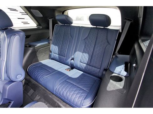 New 2026 Cadillac Vistiq Premium Luxury image 13