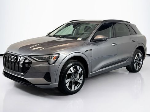 Used 2021 Audi e-tron Premium w/ Convenience Plus Package image 1