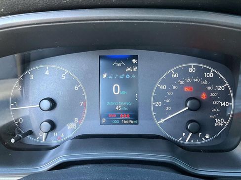 Certified 2023 Toyota Corolla Cross LE image 24