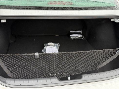 Certified 2025 Hyundai Elantra SE w/ Cargo Package image 30