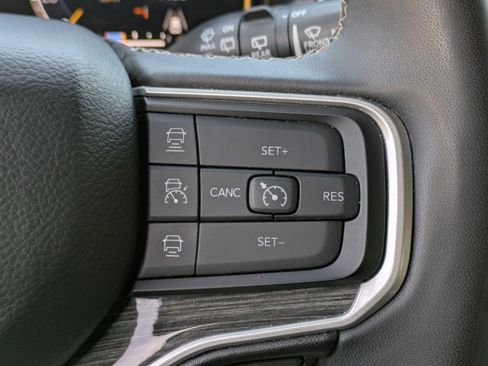 Used 2022 Jeep Wagoneer Series III w/ Flexible Seating Group image 26