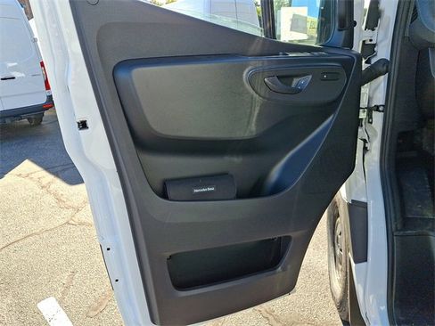 Used 2025 Mercedes-Benz Sprinter 2500 image 12