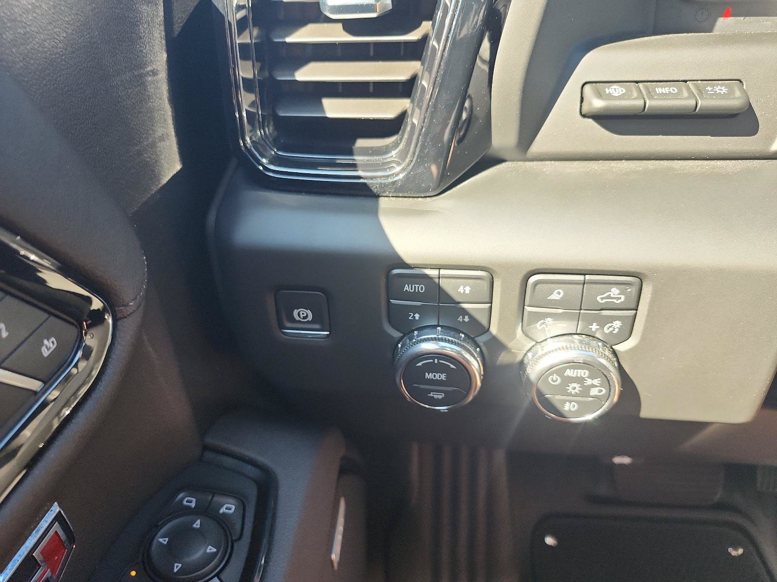 Certified 2025 GMC Sierra 1500 AT4 w/ AT4 Premium Package AWD/4WD image 26