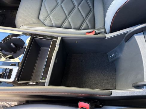 Used 2024 Volkswagen Atlas Peak Edition SEL image 26