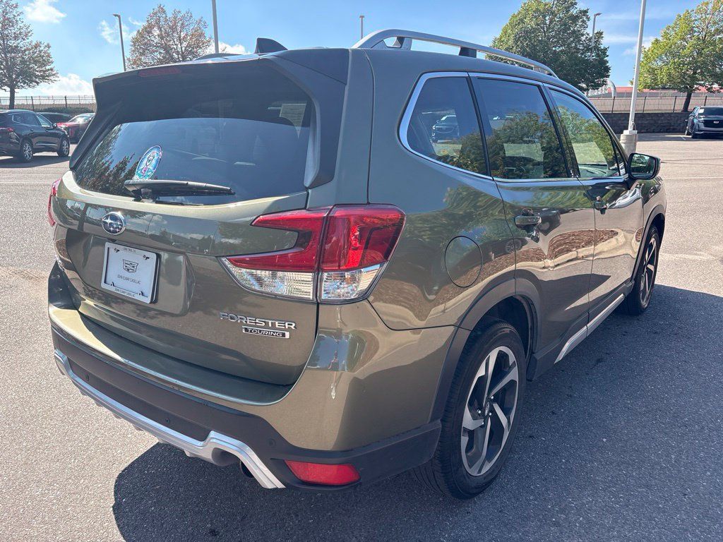 Used 2024 Subaru Forester Touring AWD/4WD image 5