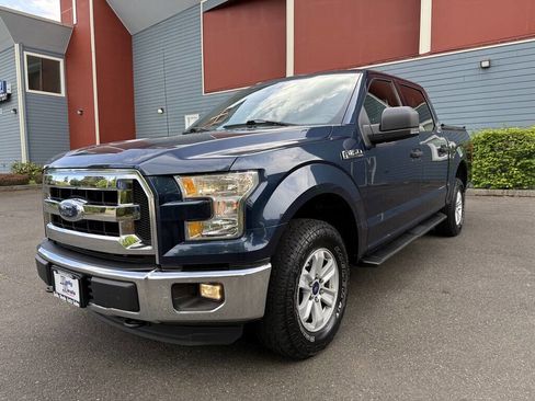 Used 2015 Ford F150 XLT w/ Equipment Group 301A Mid AWD/4WD image 4