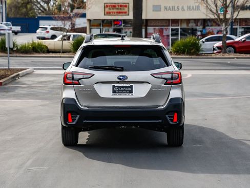 Used 2020 Subaru Outback Premium image 3