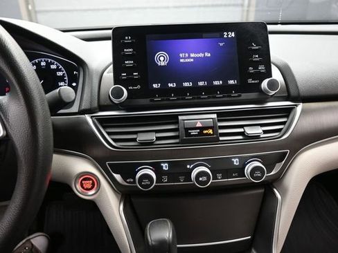 Used 2018 Honda Accord LX image 10