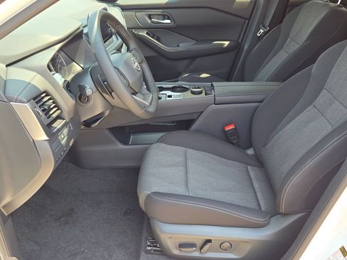 Used 2026 Nissan Rogue SV AWD/4WD image 22