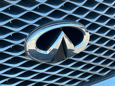 Used 2019 INFINITI QX80 Limited w/ All-Season Package image 11