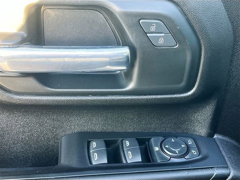 Used 2023 Chevrolet Silverado 2500 Custom w/ Custom Convenience Package image 18