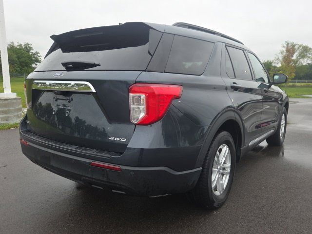 Used 2023 Ford Explorer XLT AWD/4WD image 7