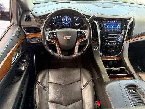 Used 2018 Cadillac Escalade ESV Luxury RWD image 7
