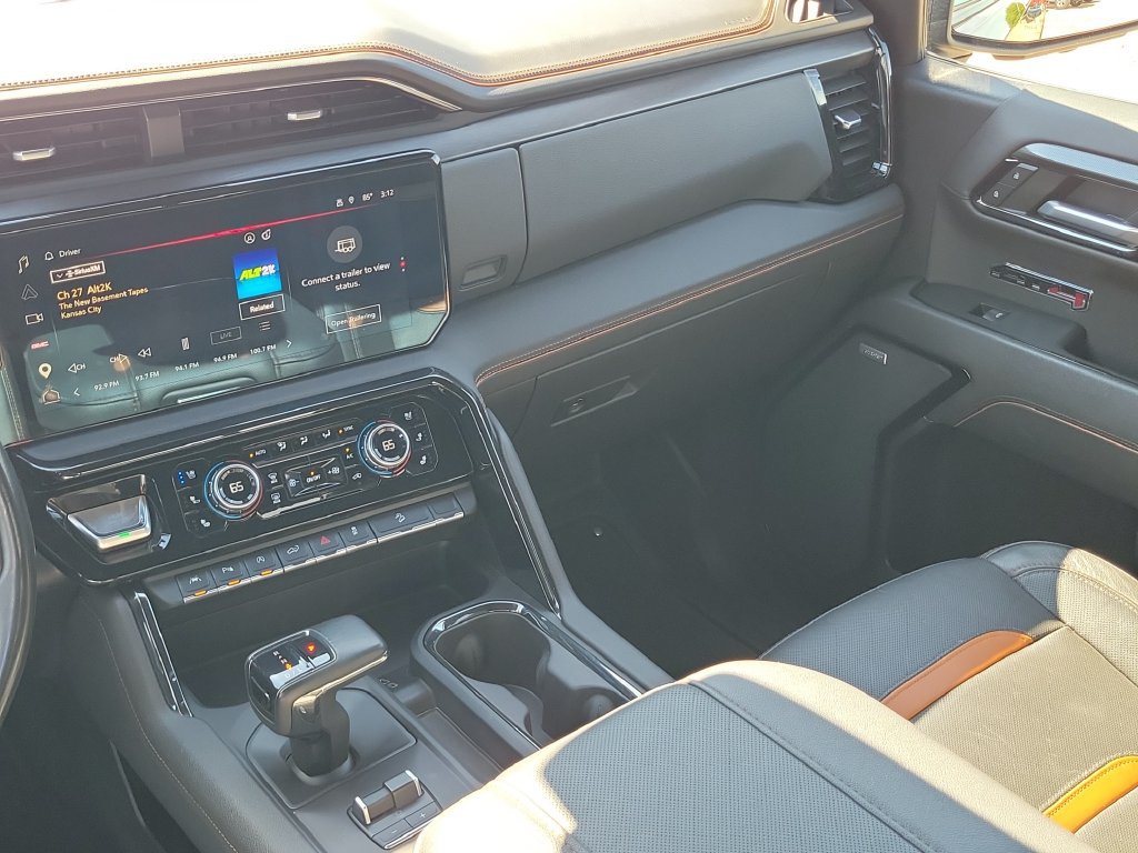 Used 2023 GMC Sierra 1500 AT4 w/ Technology Package AWD/4WD image 32