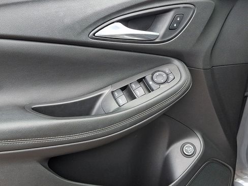 Used 2020 Buick Encore GX Select w/ Advanced Technology Package FWD image 11